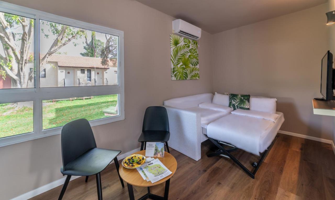 Erettz Dafna Travel Hotel Værelse billede